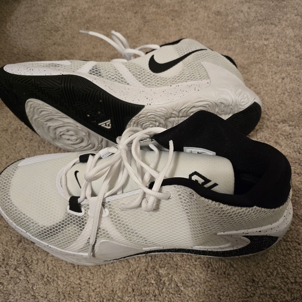 Mens size 14 Nikes